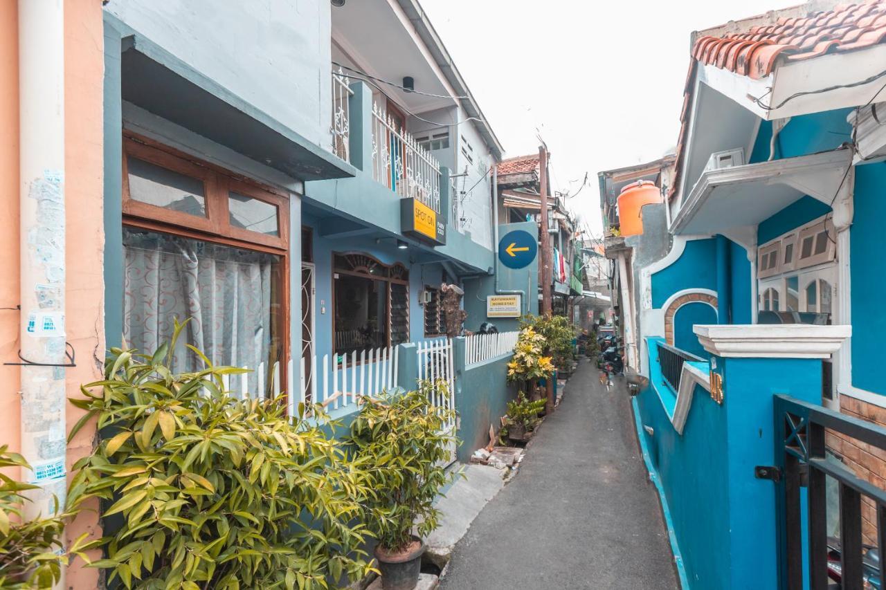 Spot On 2033 Kayumanis Homestay Syariah Jakarta Exterior photo