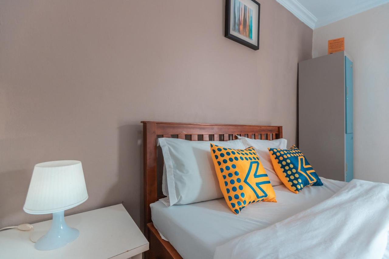 Spot On 2033 Kayumanis Homestay Syariah Jakarta Exterior photo